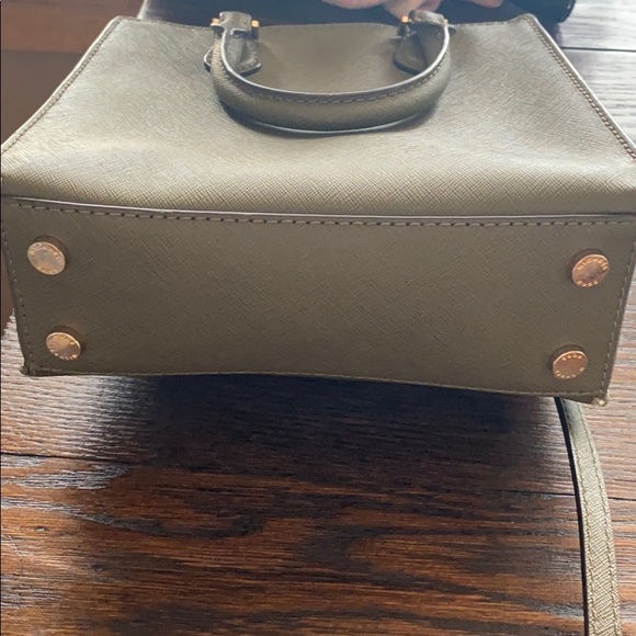 Michael Kors olive mini bag - Picture 6 of 7